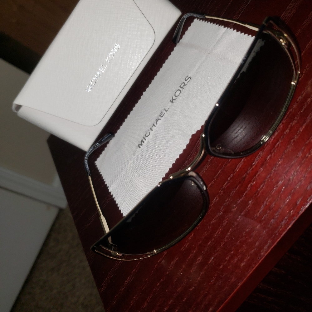 Michael Kors Sunglasses - Picture 5 of 8